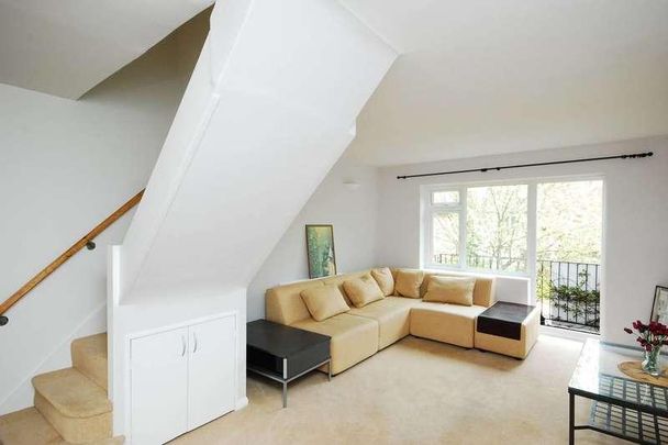 Coniston Close, Grove, W4 - Photo 1