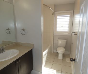 For Lease - 7857 Sassafras Trail, Niagara Falls, Ontario - Photo 4