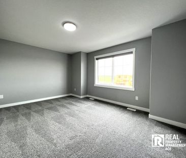 BRAND NEW Family Home in Strathmore / Duplex / Double Garage/Unfinished Basement - Photo 4