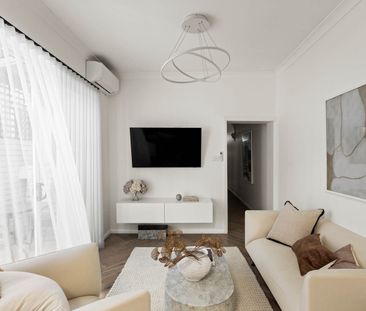 Renovated, Part-Furnished Urban Sanctuary in Redfern's Sought-After... - Photo 1
