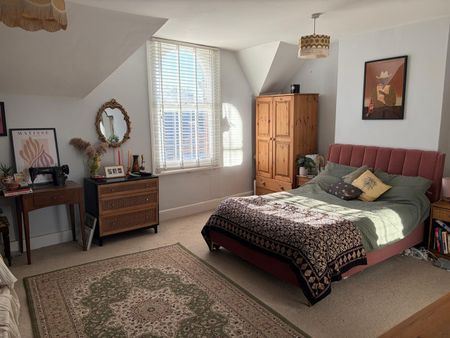 3 Bed Flat, Harpenden Road, SE27 - Photo 3