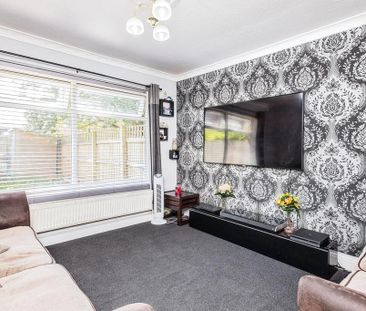 3 bedroom end of terrace house to rent - Photo 4