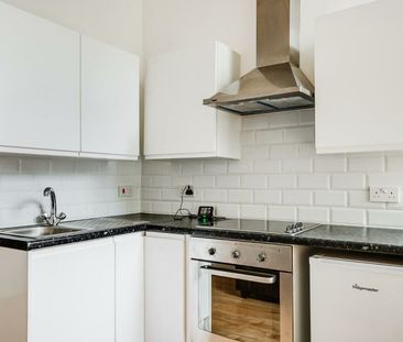 1 Bedroom Flat To Let - Photo 2