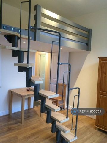 Studio to rent - Photo 2