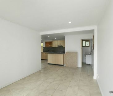 Spacious One-Bedroom Ground Floor Unit! - Photo 5