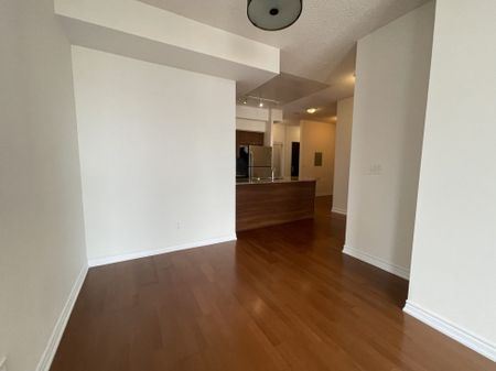 COLLEGE PARK PHASE II: Bay & College (761 Bay St) AD#103611 - Photo 2