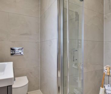 4 bedroom detached house to rent - Photo 3