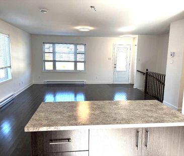 Maison à louer St-Janvier (haut maison avec bachelor) - Photo 2
