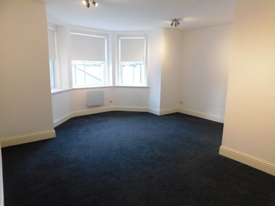 studio to rent Wilmington Square, Eastbourne, BN21 - Photo 1