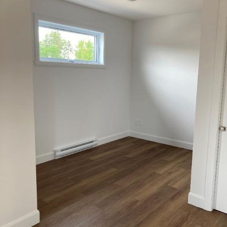 5 1/2 à louer avec espace bureau - Photo 4