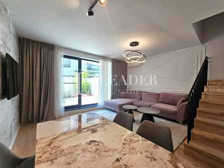 Prima inchiriere | Vila Moderna cu Acces la Piscina - Fotografie 2