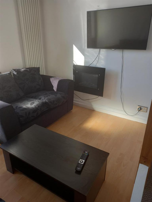 2 bedroom private hall to rent - Photo 1