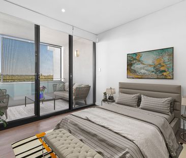 Oversized 2 Bedroom + Study Apartment with WATER VIEWS! - Photo 3