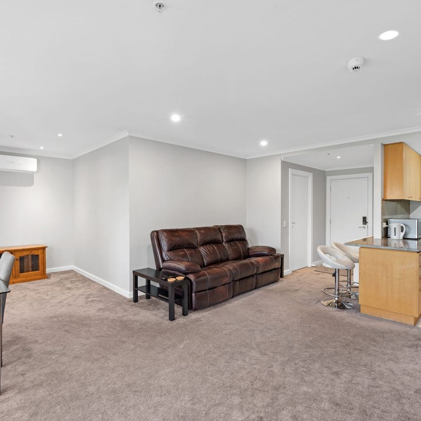 Contemporary Coastal Living in Glenelg - Photo 1