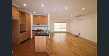 Easy Living! - Photo 3