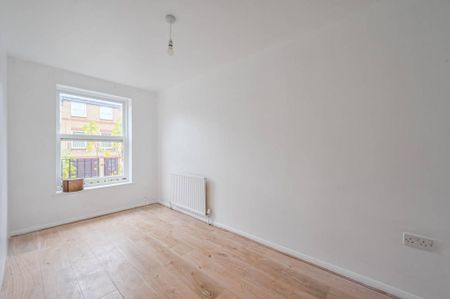 3 bedroom flat to rent - Photo 2