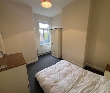 Meadows Road, Sale, M33 - Photo 2