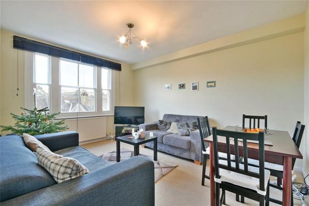 2 bedroom flat to rent - Photo 1