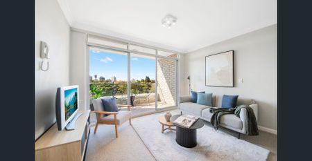 Superb Renovation, Ultra Convenient, Sunfilled apartment - Photo 5