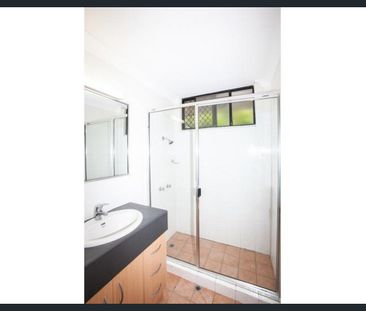 Furnished Studio in Prime West End Location! - Photo 3