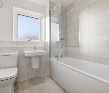 3 Bedroom House - Semi-Detached - Photo 4