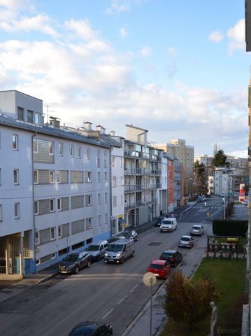 Großzügige, helle 3-Zimmerwohnung in Geidorf, WG-geeignet. V E R M I E T E T ! - Foto 2