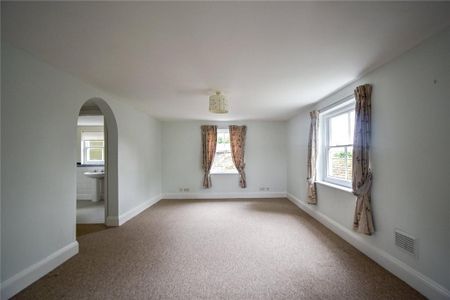 4 bedroom detached house to rent - Photo 5