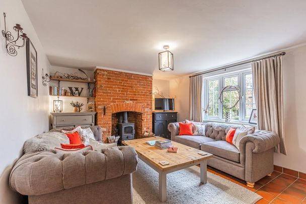 2 bedroom end of terrace house to rent - Photo 1