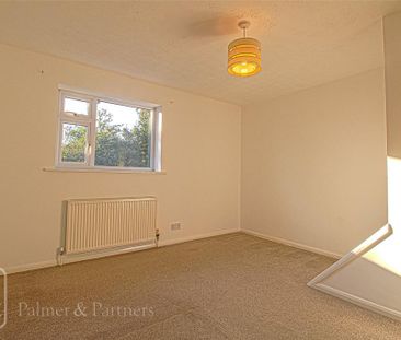 2 bedroom terraced house to rent - Photo 3