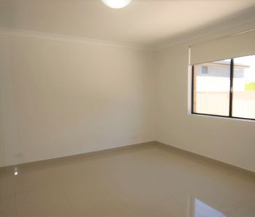 4/5 Resthaven Road, 2200, Bankstown Nsw - Photo 4