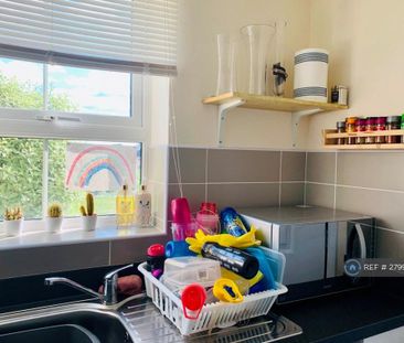 3 bedroom terraced house to rent - Photo 2