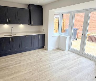 3 bedroom semi-detached house to rent - Photo 3