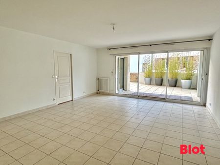 Location Appartement 4 pièces 98m² RENNES 35000 - Photo 2