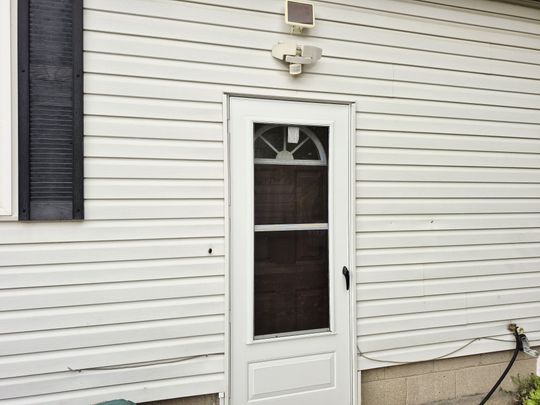 For Lease - 239 Elmwood Avenue, Richmond Hill, Ontario - Photo 1