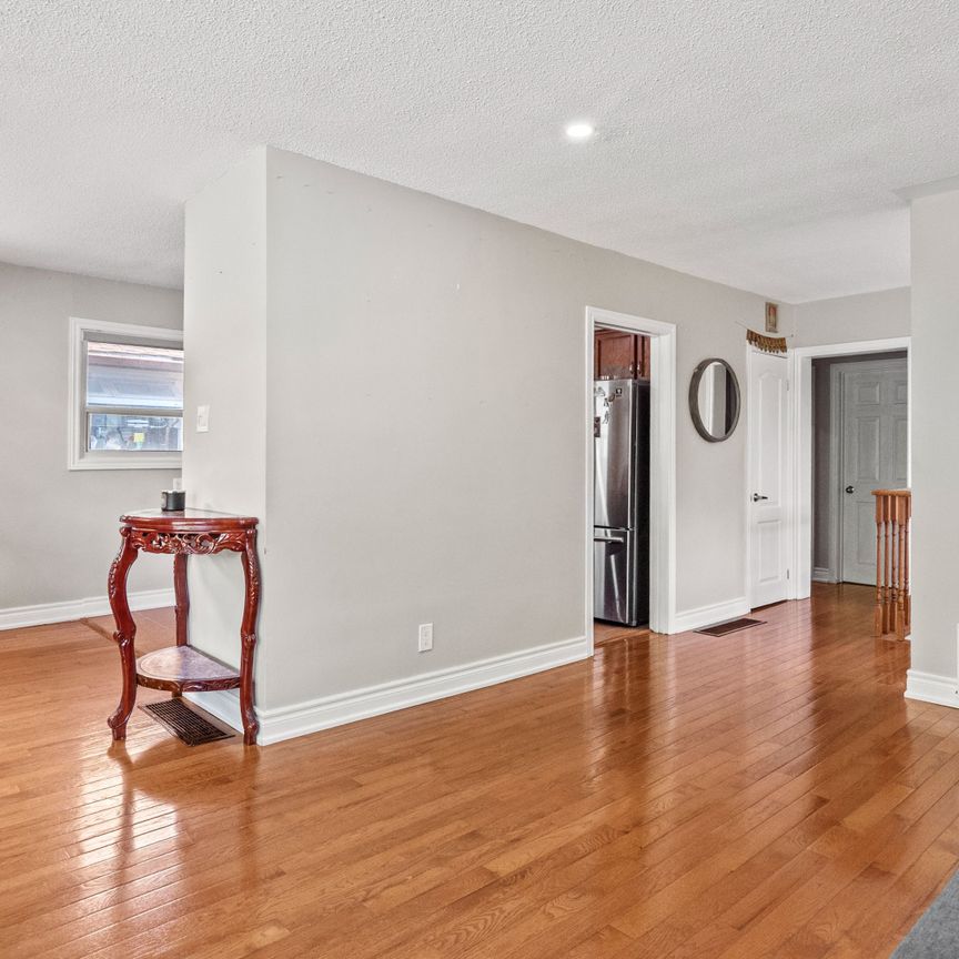 For Lease - 21 Thornbeck Drive, Toronto, Ontario - Photo 1