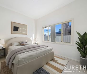 Modern home Just 750 Metres to Auburn Station - Photo 3