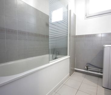 Location Appartement 2 pièces 48m² MARSEILLE 8ème - Photo 6