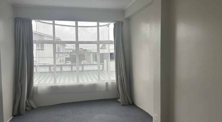 You can't beat this for convenience! - Photo 3