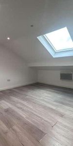 The Broadway, Thatcham, RG19 - Photo 3