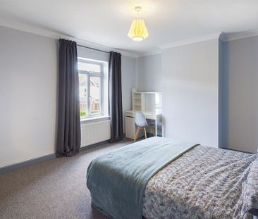 3 bedroom private hall to rent - Photo 1