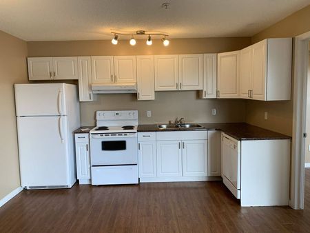 Parkdale Manor - Photo 4