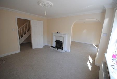 3 bedroom detached house to rent - Photo 2