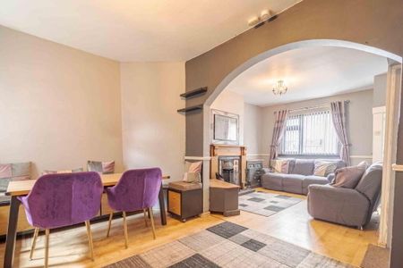 13 Wilson Street, Lisburn, BT27 4XZ - Photo 2