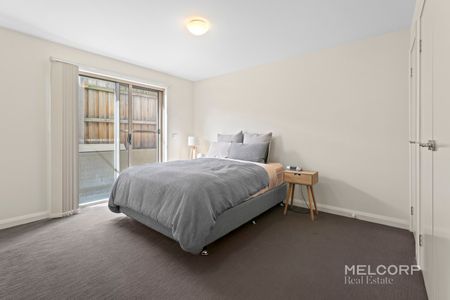 SIMPLY THE BEST IN BENTLEIGH - UNFURNISHED - Photo 3