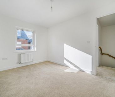 3 bedroom semi-detached house to rent - Photo 3