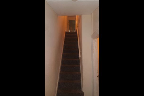 Room in a Shared House, Manchester, M14 - Photo 1