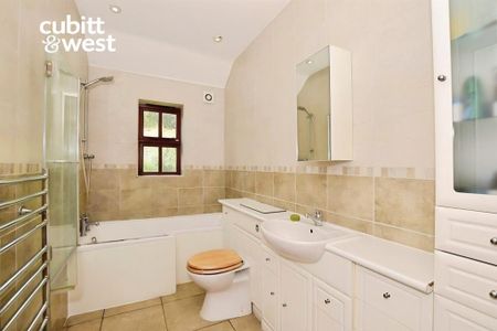 2 bedroom detached bungalow to rent - Photo 5