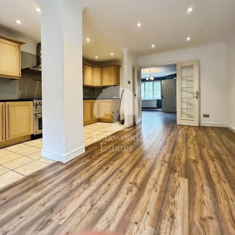 3 bedroom semi-detached house to rent - Photo 1