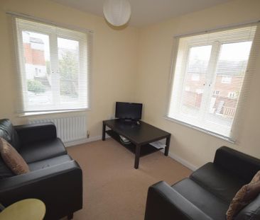 3 bedroom flat to rent - Photo 1