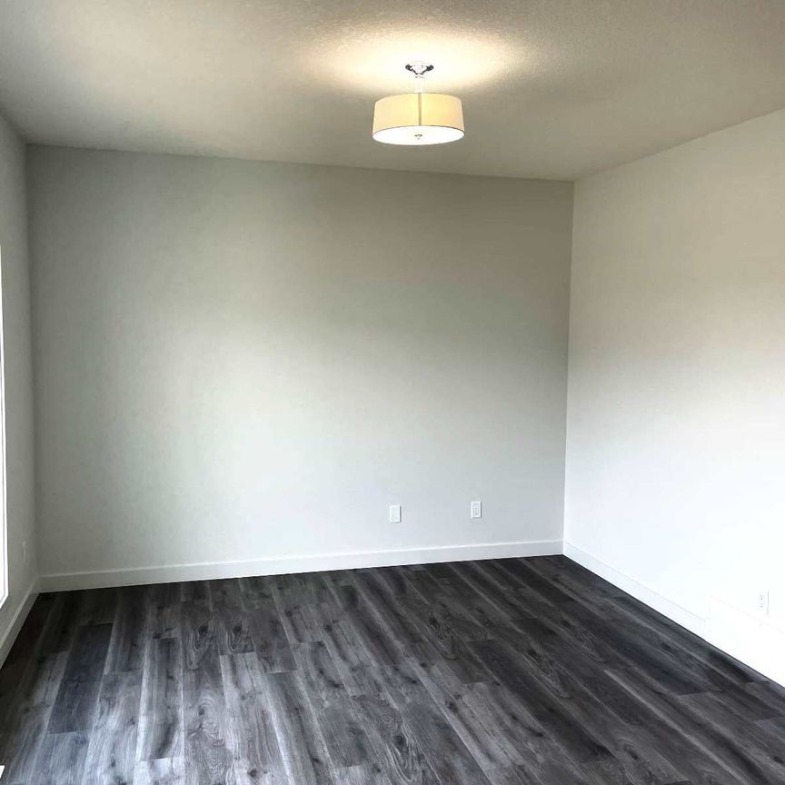 GREAT 3 BED, 2 5 BATH TOWNHOUSE WITH DBL GARAGE IN BEAUMONT - Photo 1